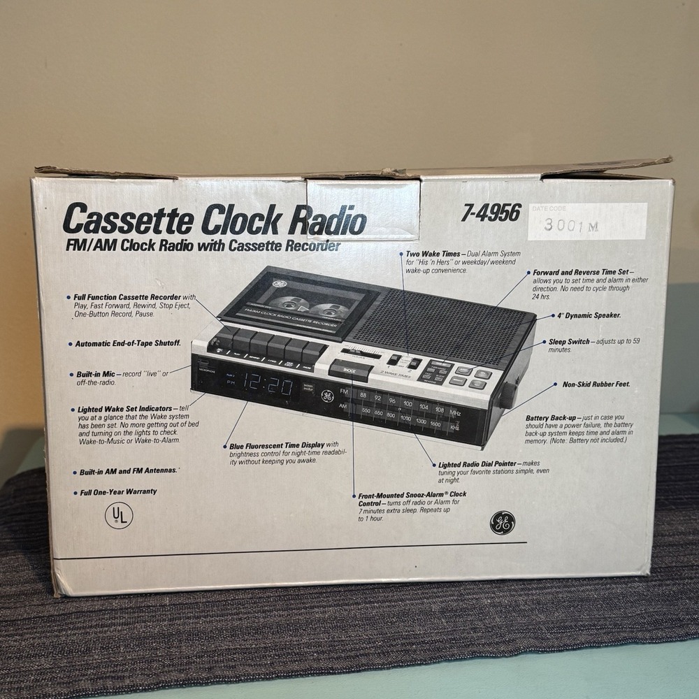 VTG GE General Electric 7-4956 AM-FM Cassette Tape Player Alarm Clock Radio NOS - Picture 3 of 11